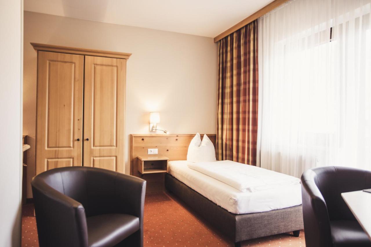 Hotel Johanna Mitten Im Oetztal 厄姆豪森 外观 照片