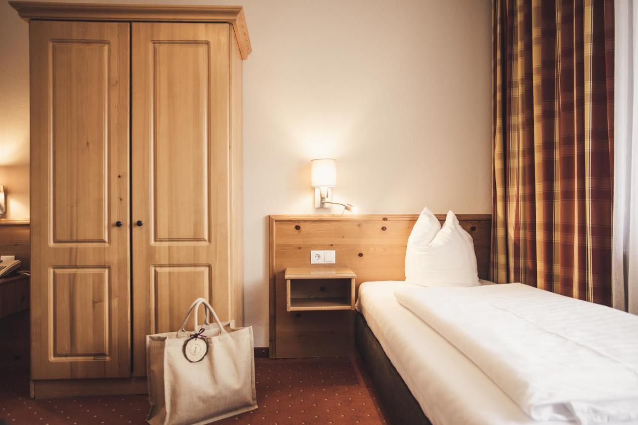 Hotel Johanna Mitten Im Oetztal 厄姆豪森 外观 照片