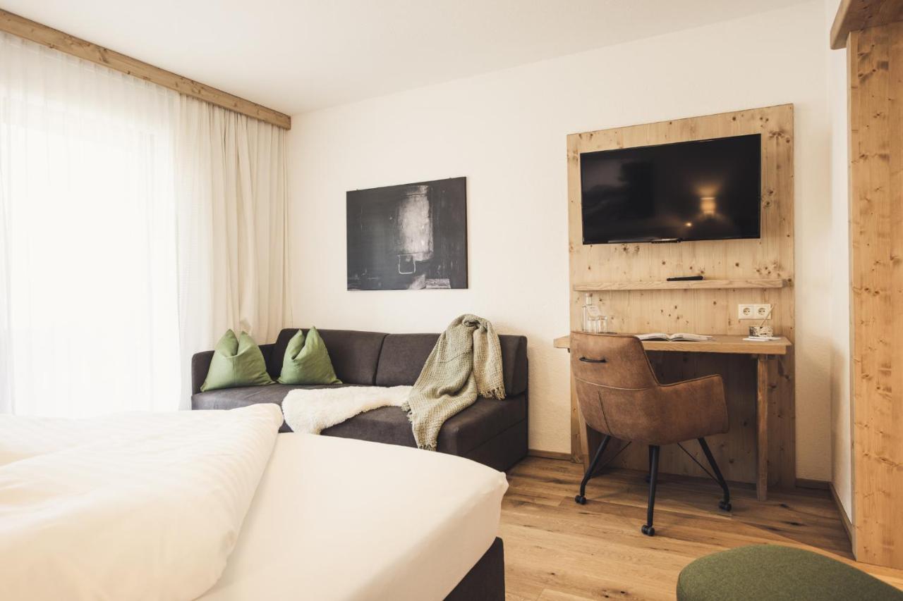Hotel Johanna Mitten Im Oetztal 厄姆豪森 外观 照片